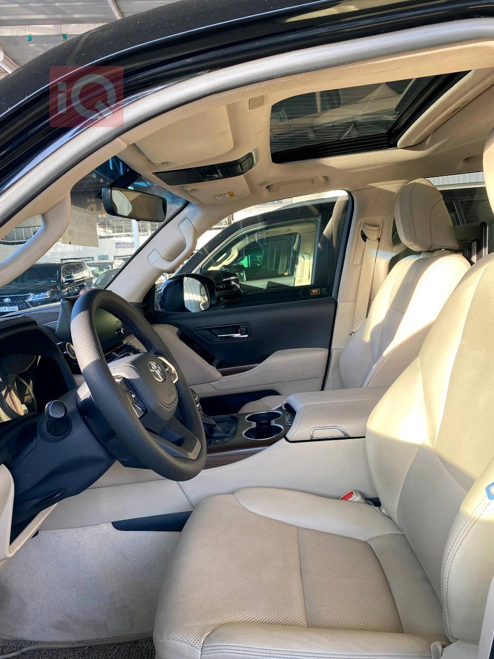 تۆیۆتا لاند کروزەر